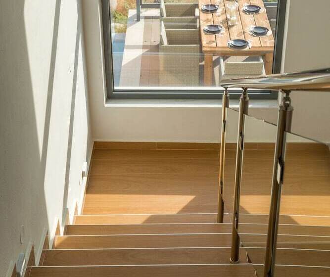 Villa Elli   Villa Athina