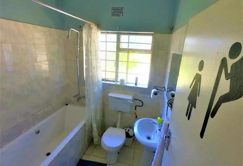 هاستل Natwange Backpackers