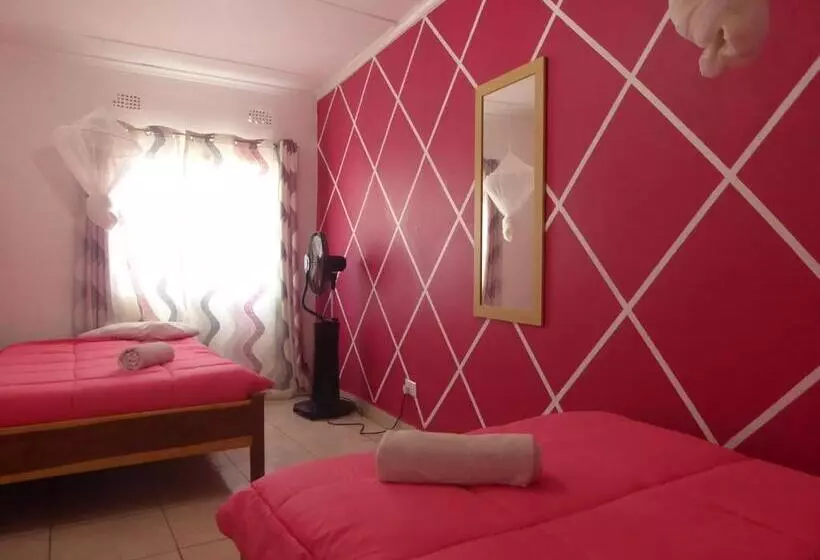 هاستل Natwange Backpackers