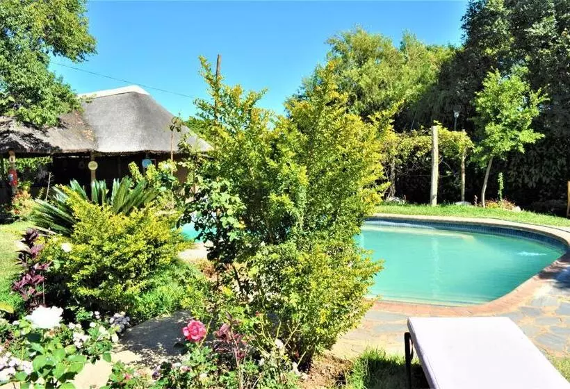 هاستل Natwange Backpackers