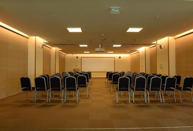 هتل Bayramoglu Resort