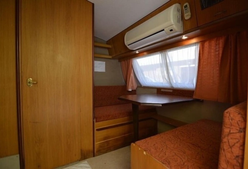 Hotel Golden Sand Beach & Caravan