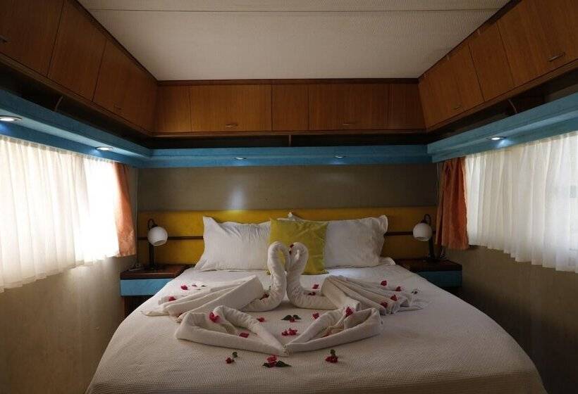 Hotel Golden Sand Beach & Caravan