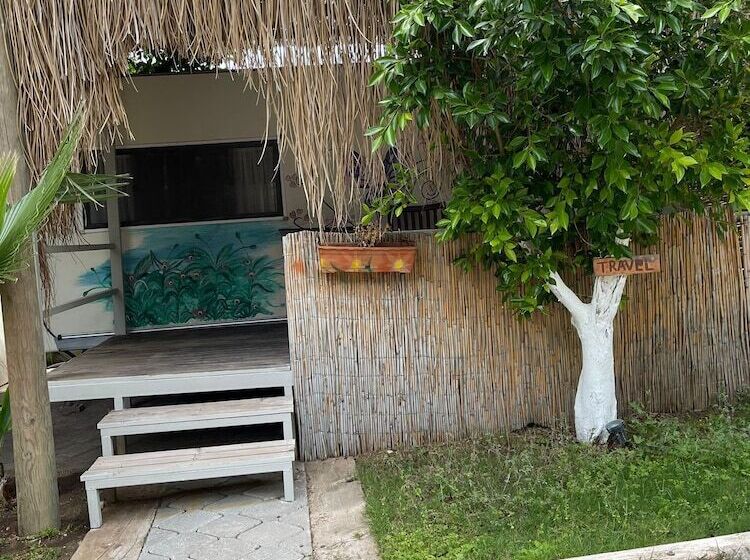 Hotel Golden Sand Beach & Caravan