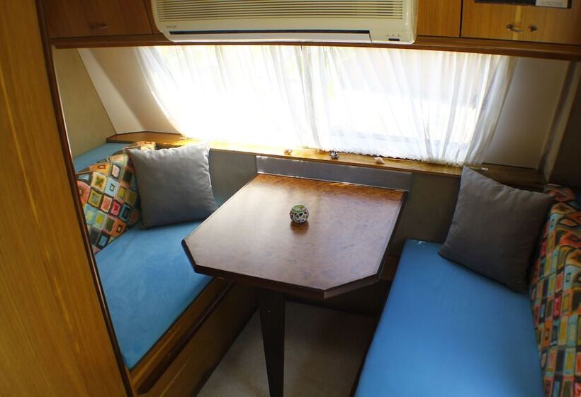 Hotel Golden Sand Beach & Caravan