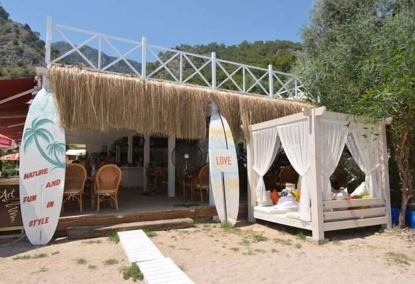 Hotel Golden Sand Beach & Caravan