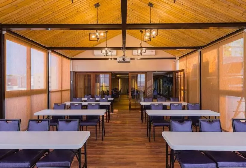 هتل Lan Kwai Fong Garden