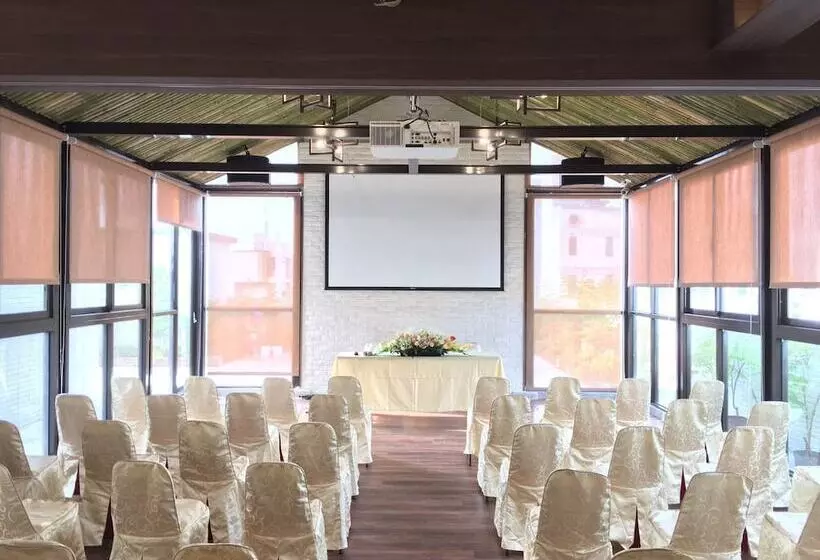 هتل Lan Kwai Fong Garden