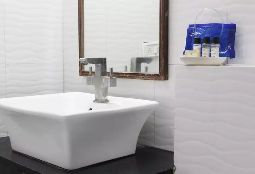 ホテル Oyo Rooms Rajendra Place Metro Station