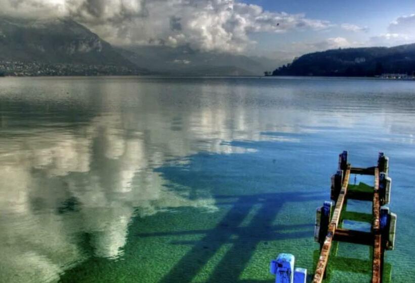 Bed and Breakfast Quiet Studio In A House In Sevrier Annecy Lake Very Close To The Lake