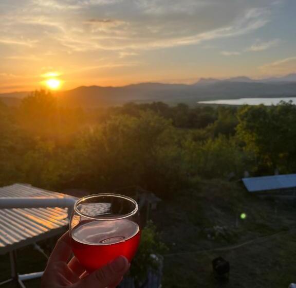 پانسیون Eco Family Guest House