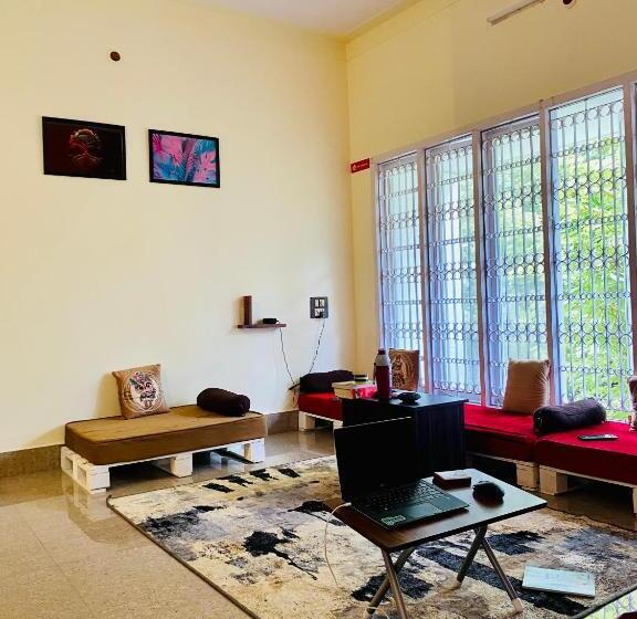 Crossroads Hostel 1980