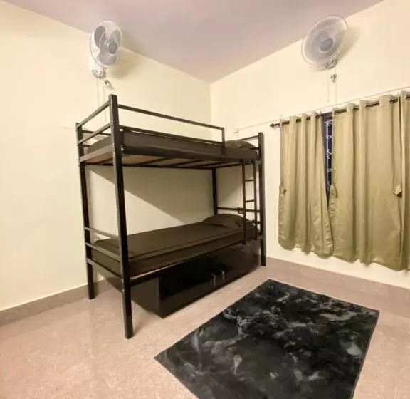 Crossroads Hostel 1980
