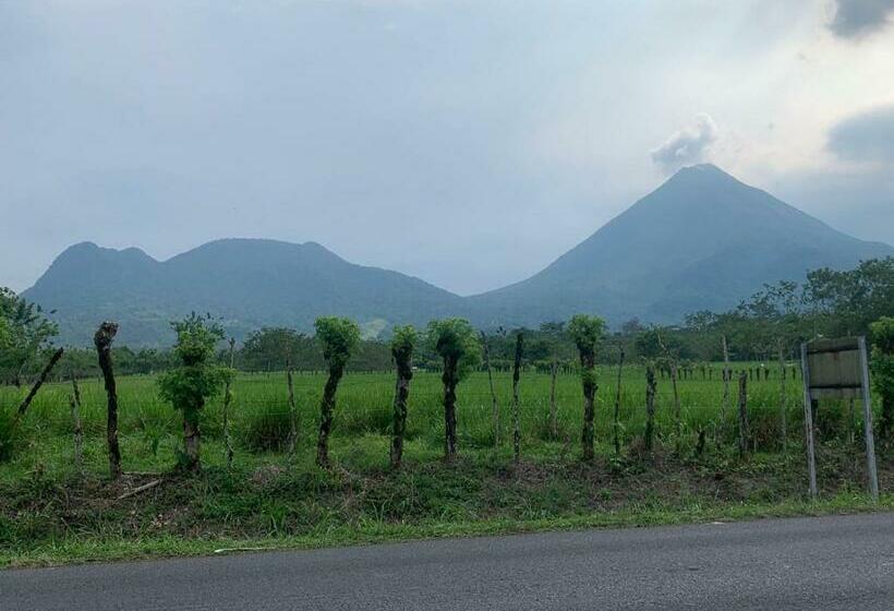 هتل کپسول La Casa De Detours Costa Rica
