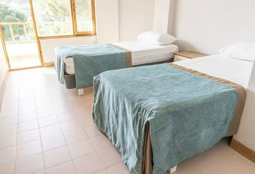 Hotelli Seasons Park Resort