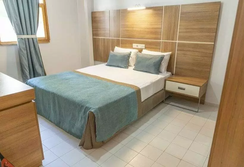 Hotelli Seasons Park Resort