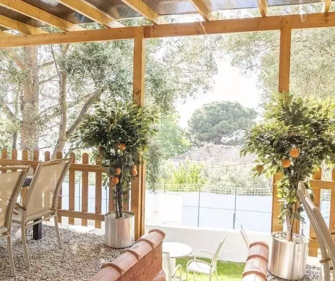 Hotelli Seasons Park Resort