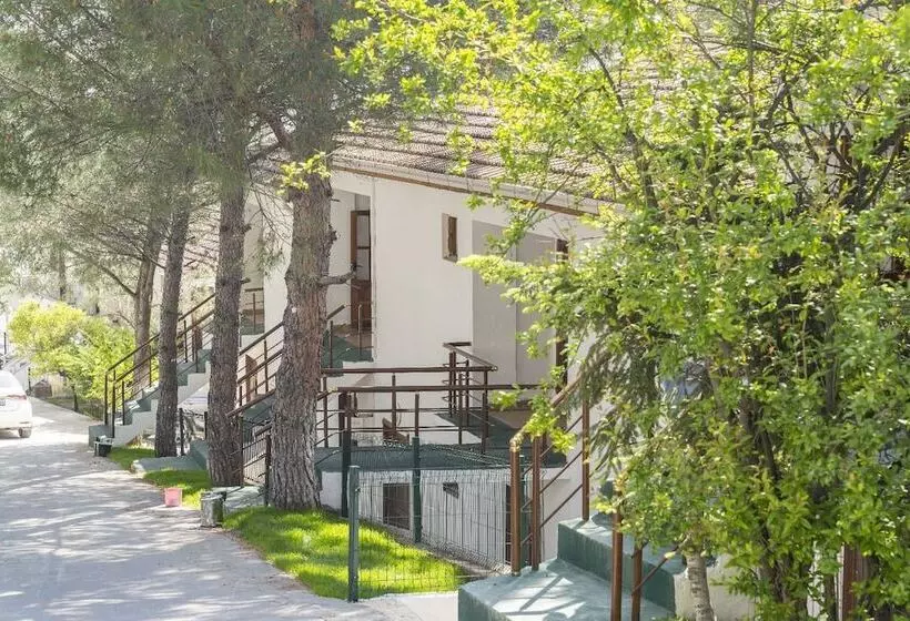 Hotelli Seasons Park Resort