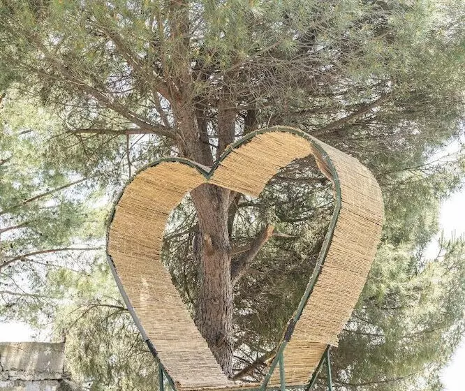 Hotelli Seasons Park Resort