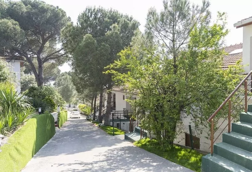 Hotelli Seasons Park Resort