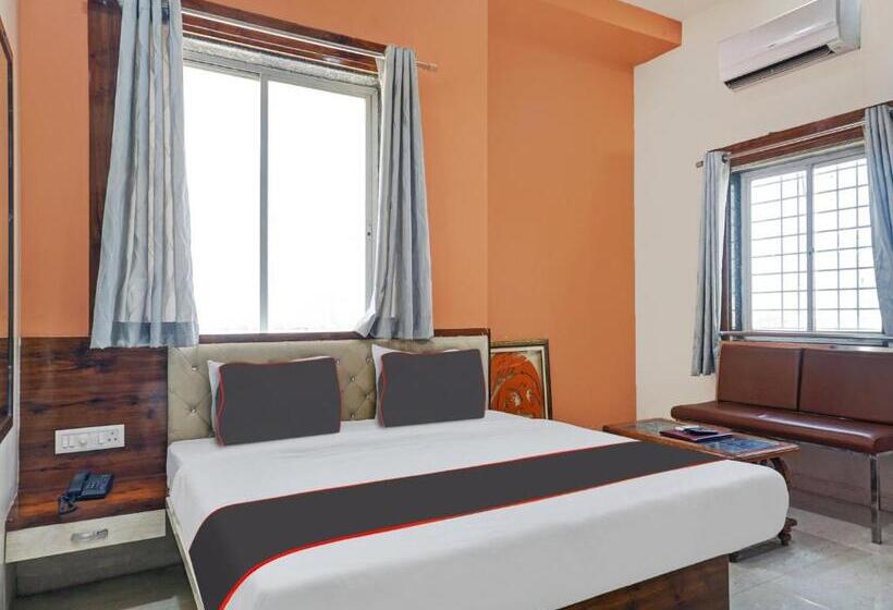 Collection O Hotel Pachratna