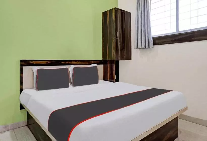 Collection O Hotel Pachratna