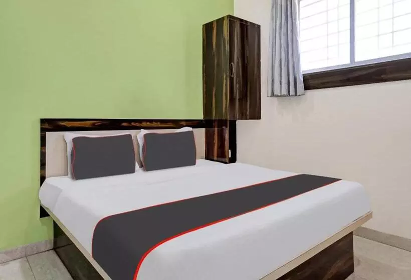 Collection O Hotel Pachratna