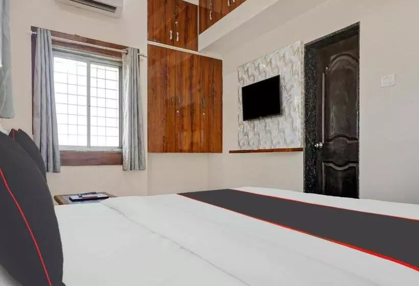 Collection O Hotel Pachratna