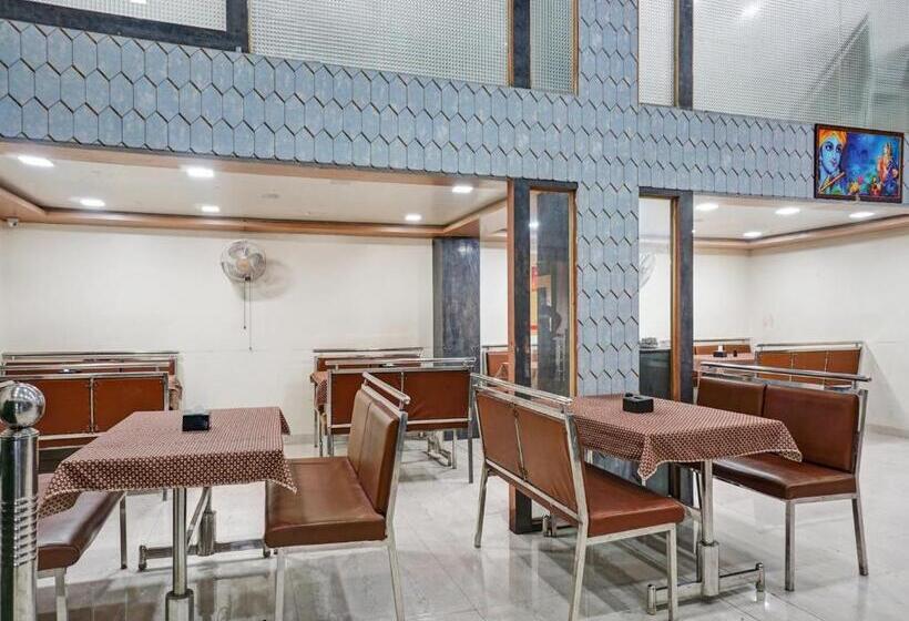 Collection O Hotel Pachratna