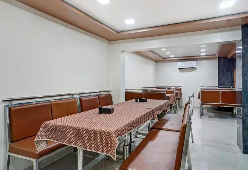 Collection O Hotel Pachratna