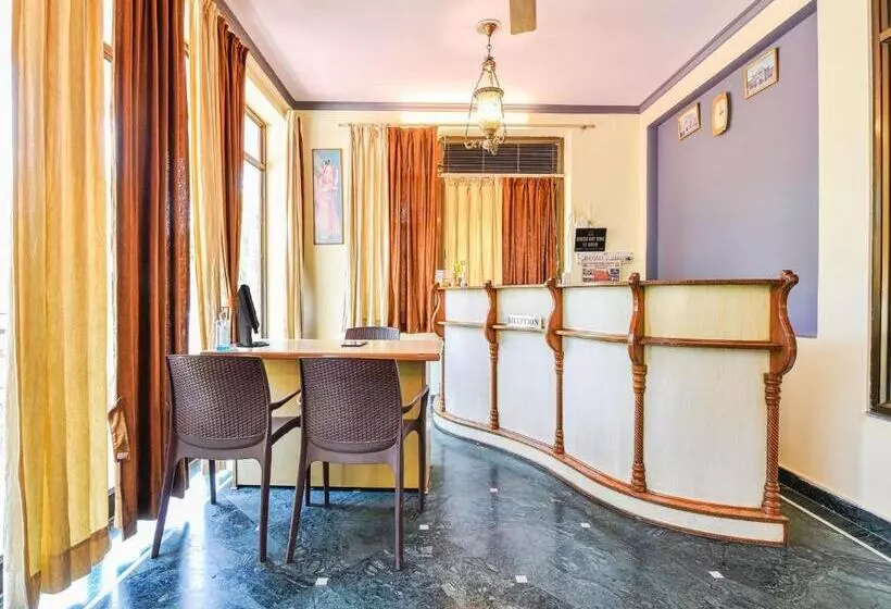 Hotelli Collection O Anuja Palace