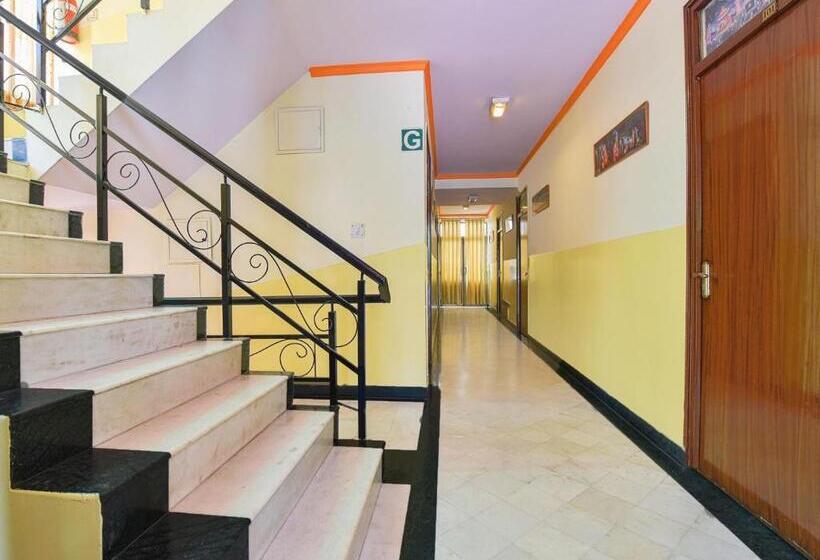 فندق Collection O Anuja Palace