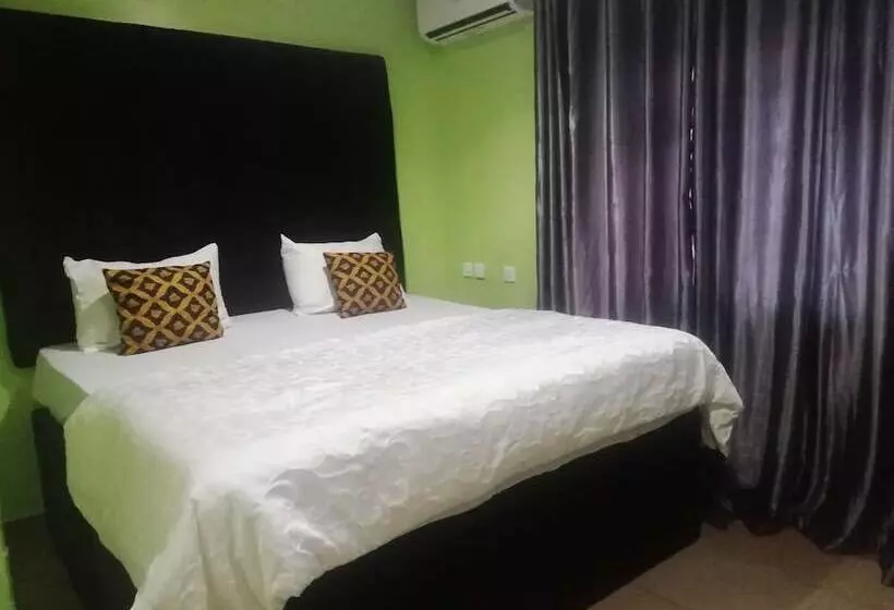 هتل Ejomor Home Apartment