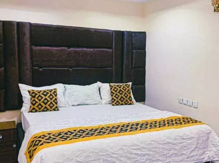 هتل Ejomor Home Apartment