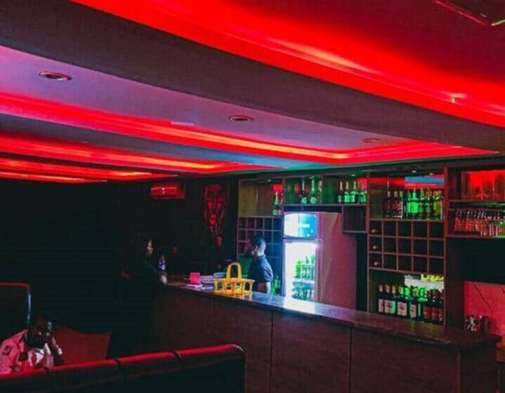 هتل Ejomor Home Apartment