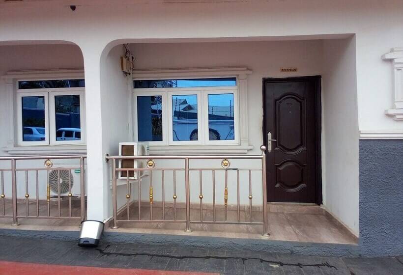 هتل Ejomor Home Apartment