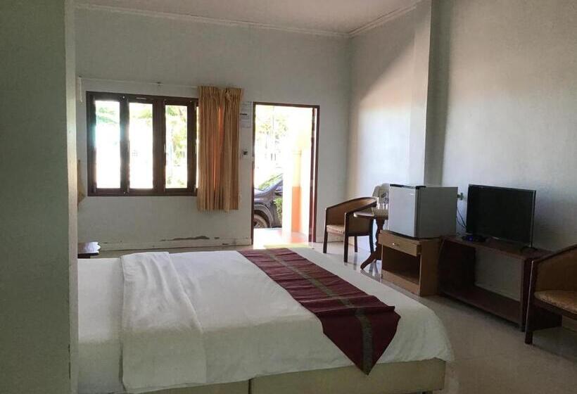 Hotel Onthebeach Resort