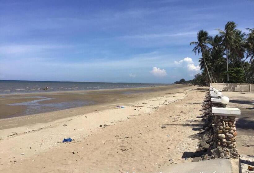 Hotel Onthebeach Resort