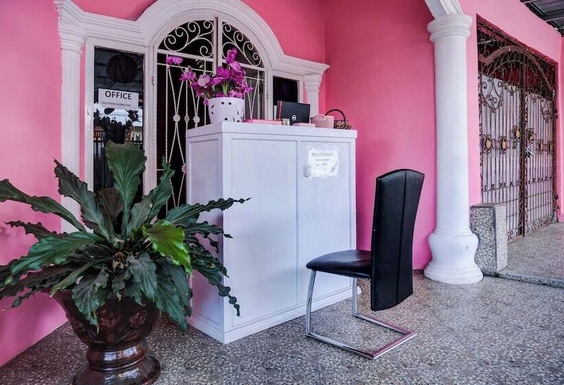 هتل Oyo 92598 Sulthan Homestay Syariah 3