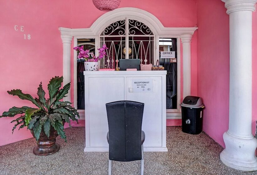 هتل Oyo 92598 Sulthan Homestay Syariah 3