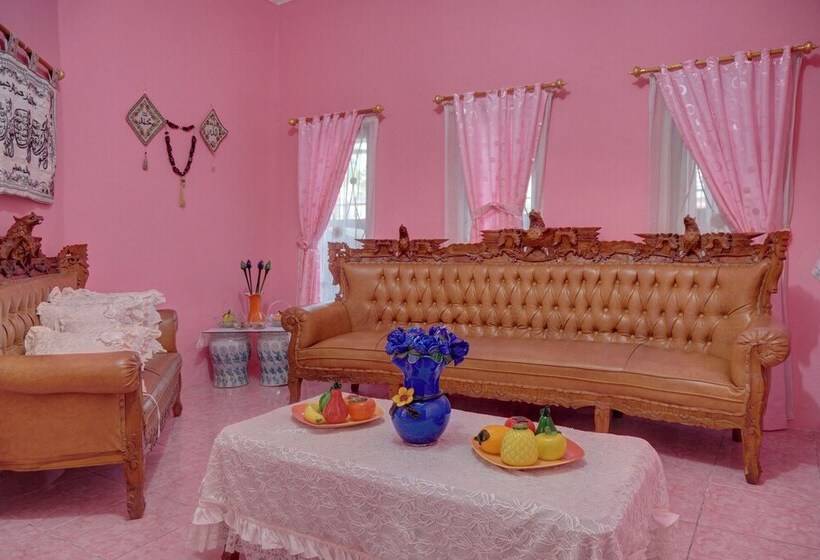 هتل Oyo 92598 Sulthan Homestay Syariah 3