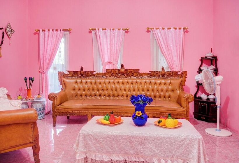 هتل Oyo 92598 Sulthan Homestay Syariah 3