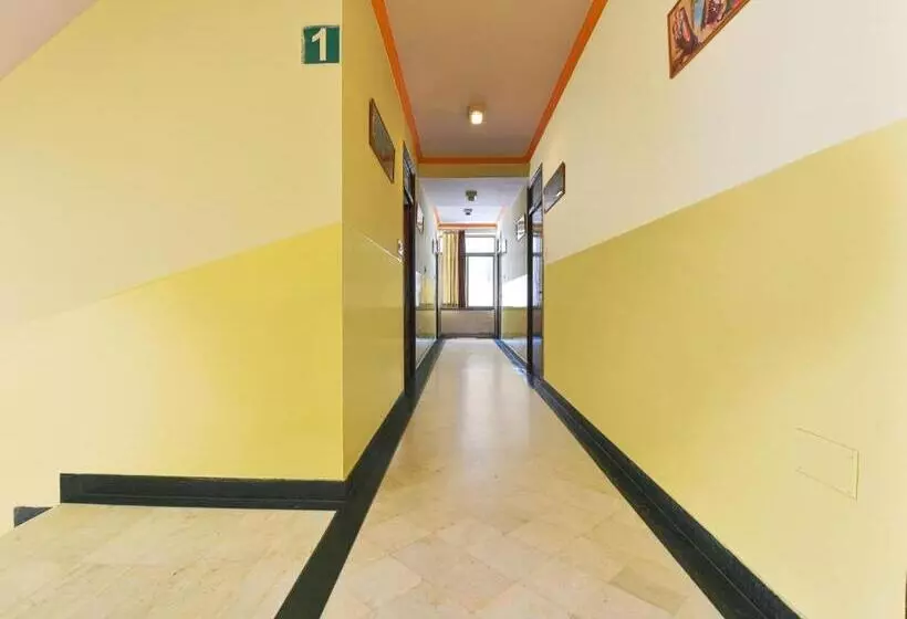 Hotelli Collection O Anuja Palace