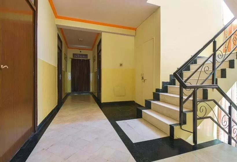 Hotelli Collection O Anuja Palace