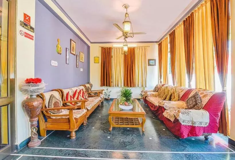 Hotelli Collection O Anuja Palace
