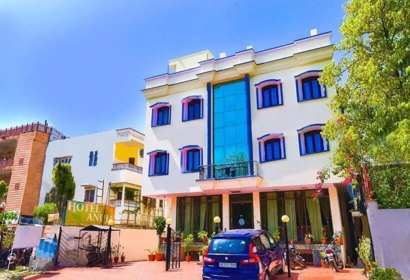 Hotelli Collection O Anuja Palace