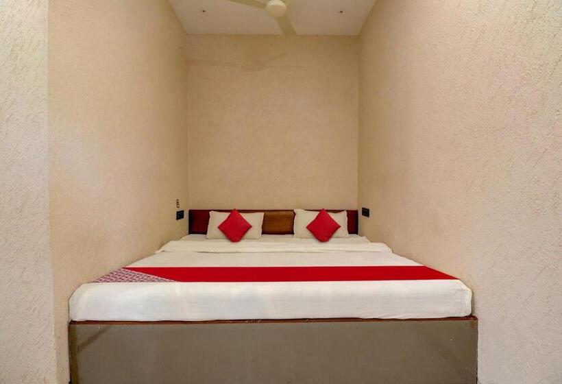 ホテル Oyo Flagship 81405 Onyx Inn