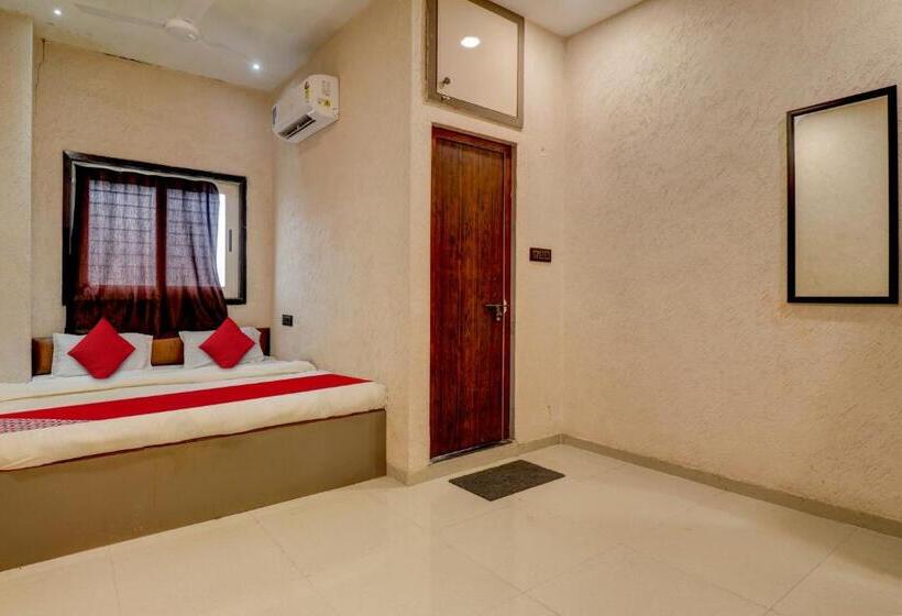 ホテル Oyo Flagship 81405 Onyx Inn