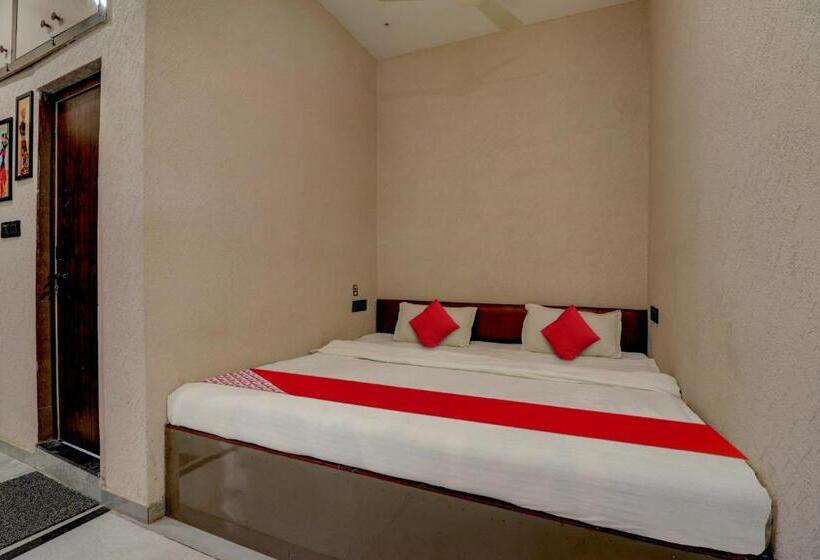 ホテル Oyo Flagship 81405 Onyx Inn