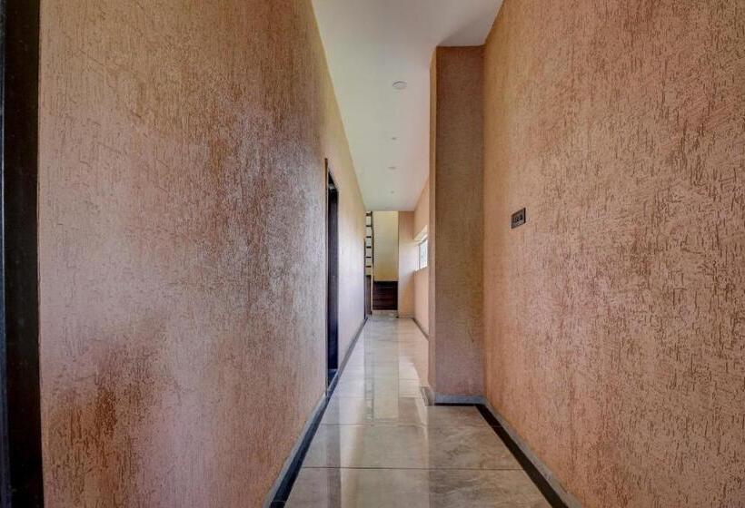 ホテル Oyo Flagship 81405 Onyx Inn